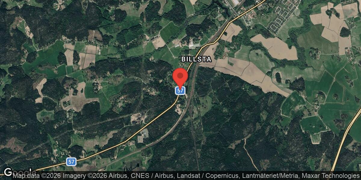 Olycka med flera fordon på Väg 57 i Järna påverkar trafiken