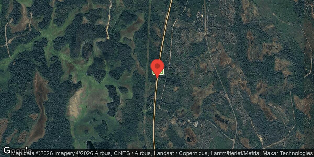 Bärgning av lastbil orsakar begränsad framkomlighet på E10 söder om Morjärv