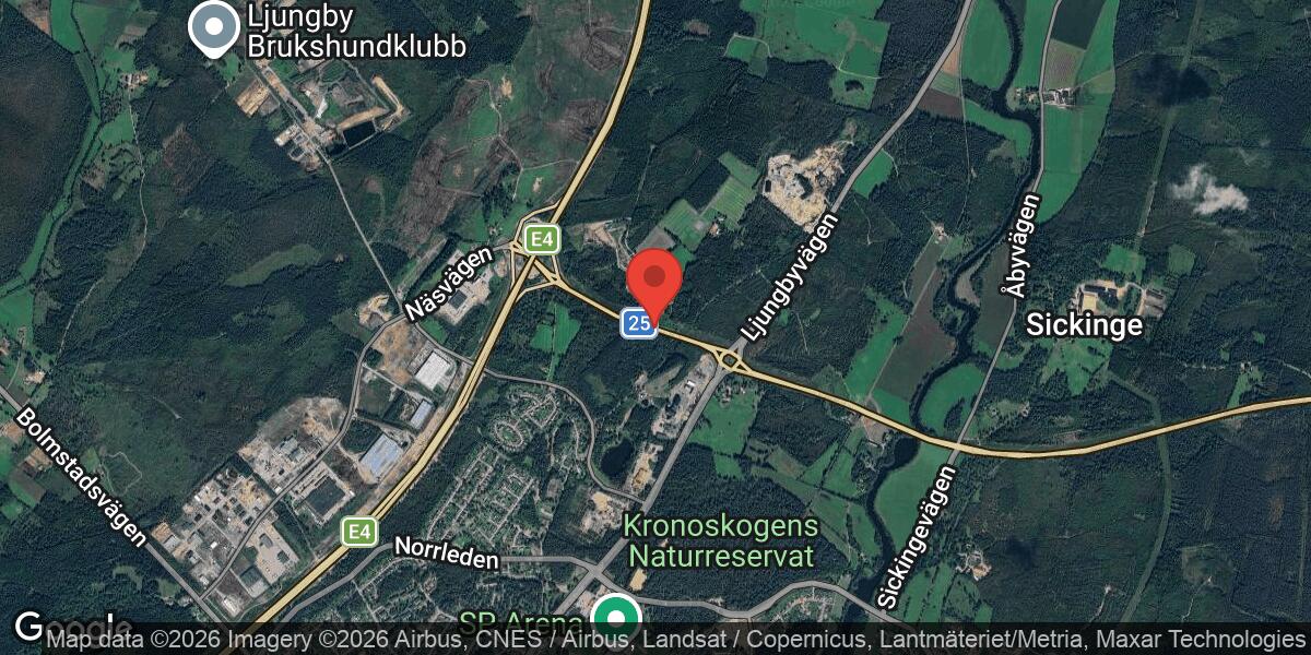 Bärgning av personbil på väg 25 mellan Ljungby N och Myrebo