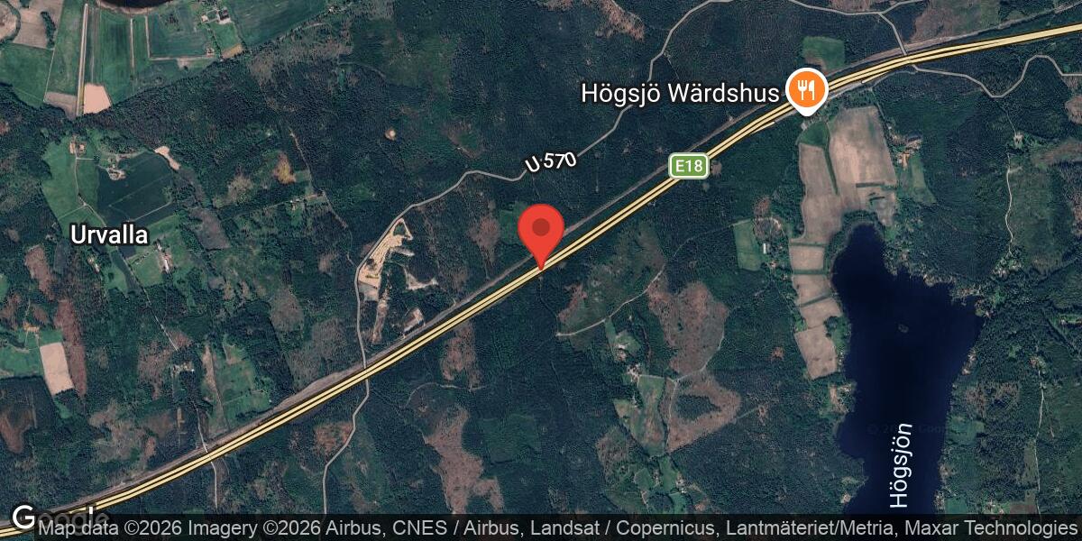 Fordonshaveri på E18 nära Arboga påverkar höger körfält