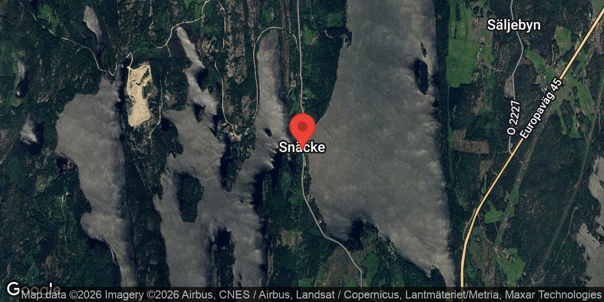 Broarbete med trafikljusreglering på Väg 2226 mellan Kärrkil och Skogsgården