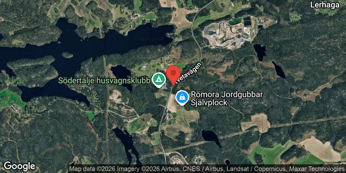 Nedfallet träd påverkar trafiken på väg 515 mellan Pärlängsvägen och Jumsta