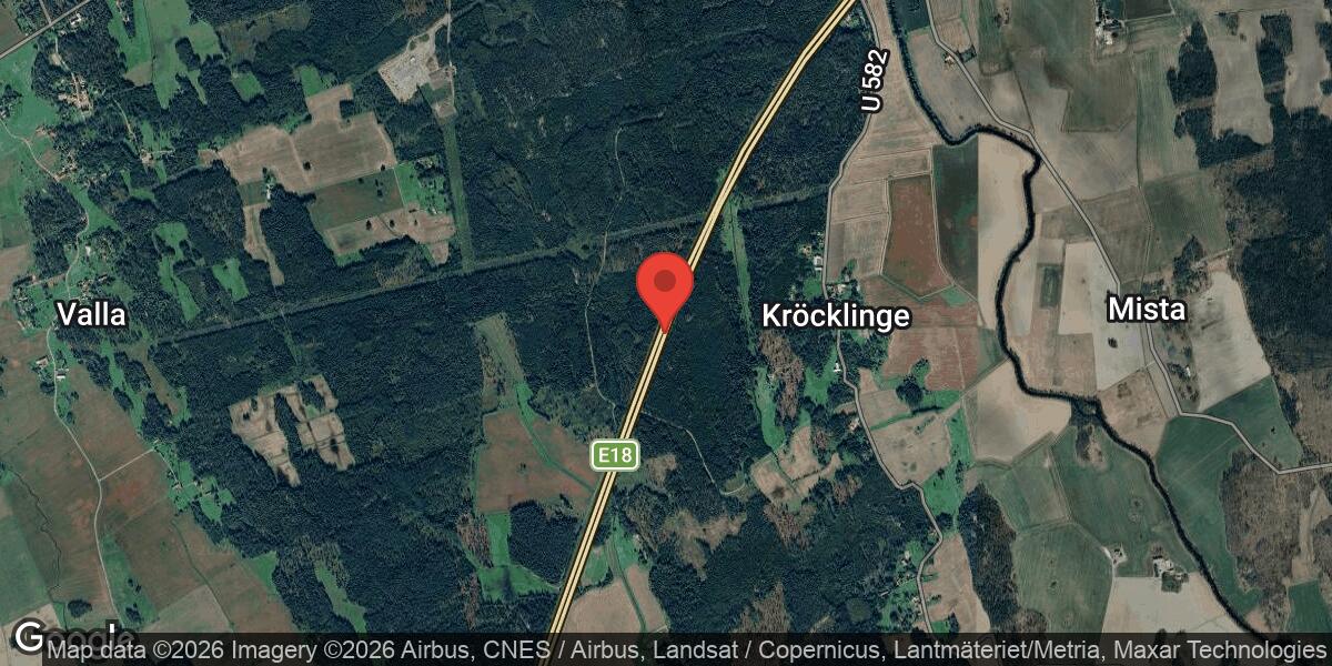 Singelolycka på E18 mellan Gräsnäs och Hedströmmen påverkar trafiken