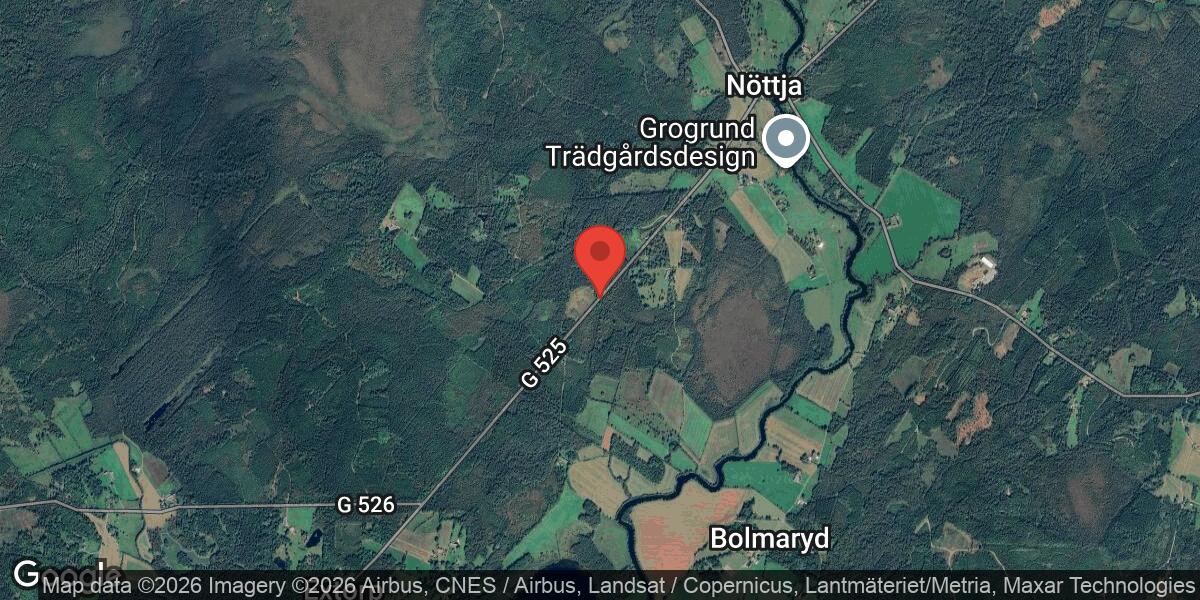 Träd över väg 525 mellan Extorp och Fållalund orsakade stor påverkan