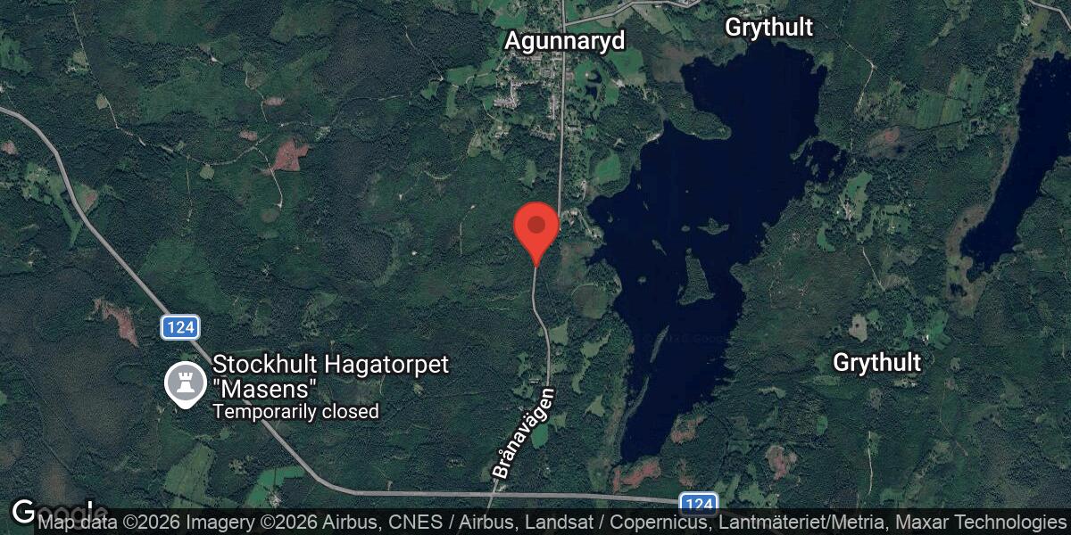 Nedfallet träd blockerar väg 599 mellan Myrarås och Agunnaryd