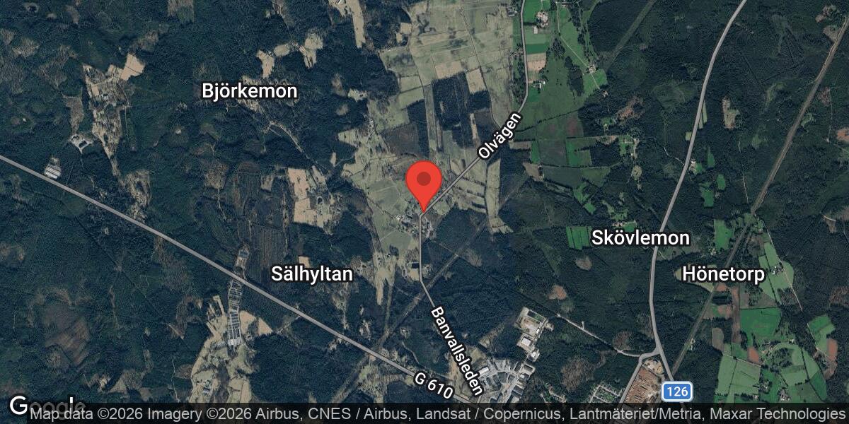 Nedfallet träd blockerade väg 633 mellan Sälhyltan och Blädingeås