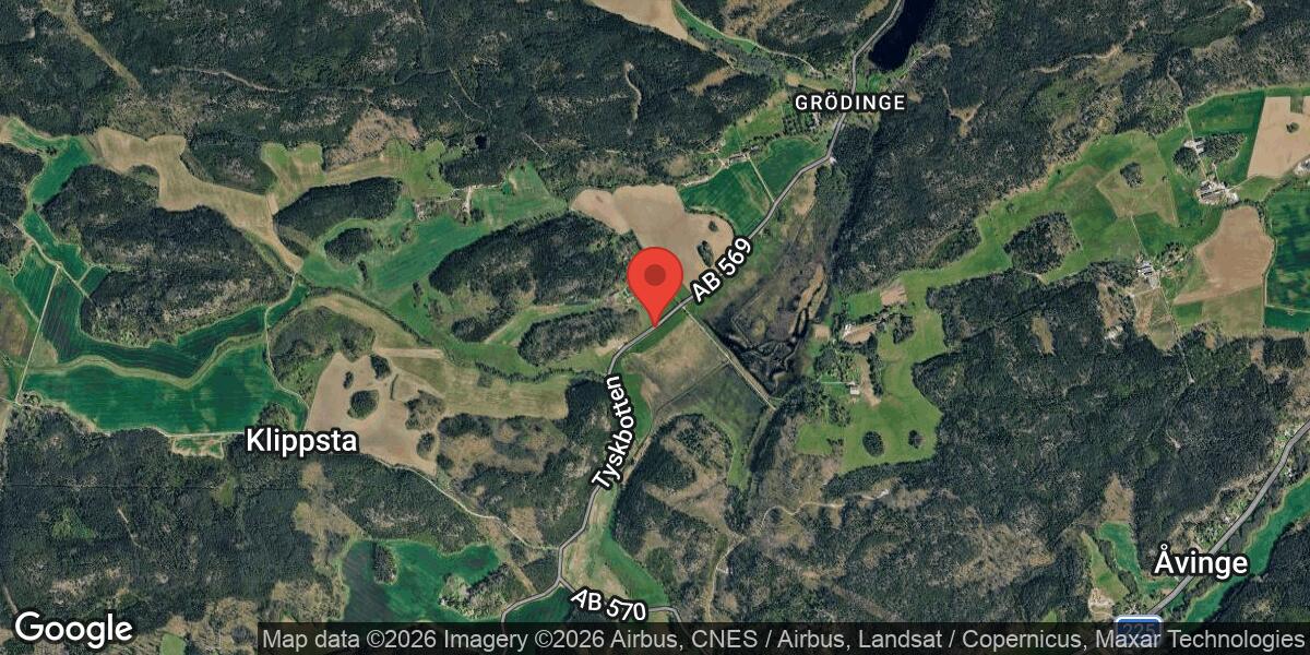 Vägarbete med sandupptagning på Väg 569 mellan Snäckstavik och Grödinge