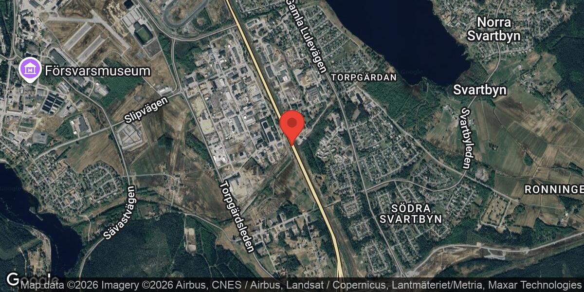 Metallföremål på vägen vid Svartbyn på Väg 97 påverkar trafiken