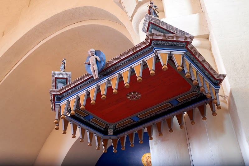 Tranemo kyrka – sexkantig stolthet vid Tranemosjön