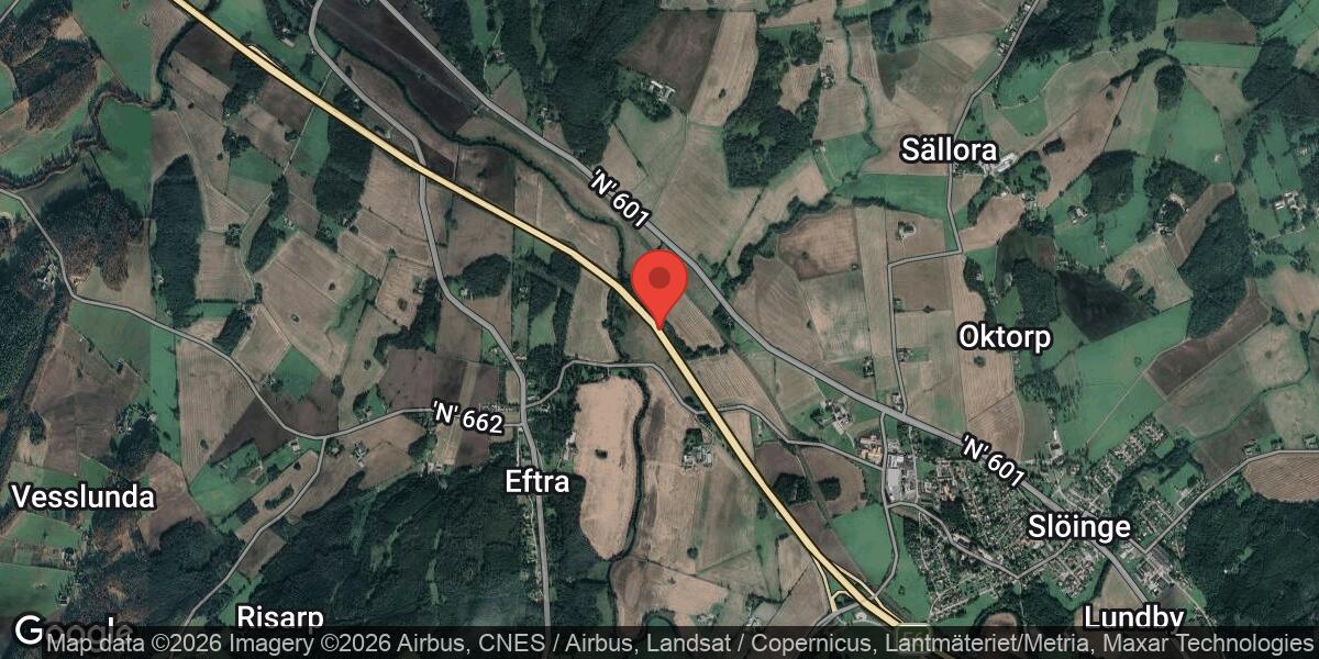 Väglinjemålning på E6 mellan Snapparp och Varberg Nord under natten