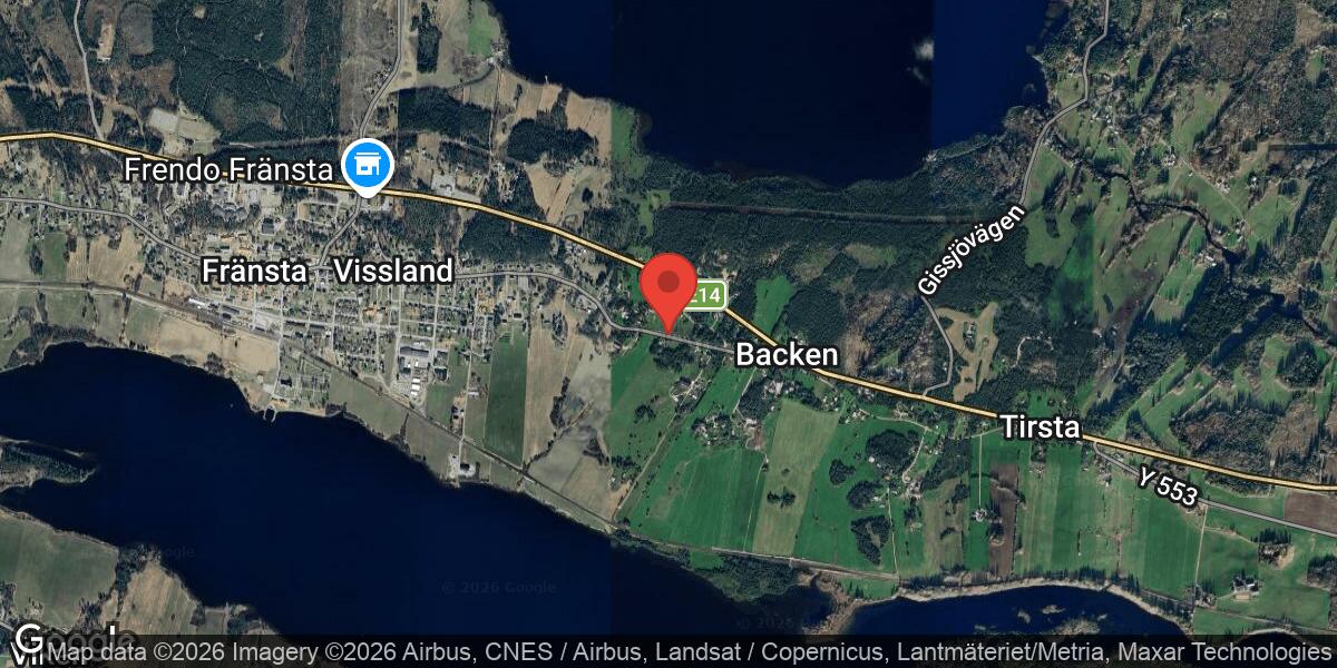 Omfattande brand påverkar framkomligheten på väg 531 vid Berge