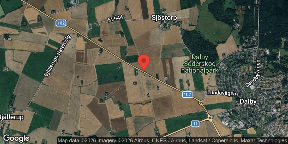 Trafikolycka med tungt fordon på väg 102 väster om Dalby