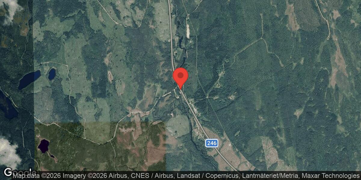 Träd faller över väg 246 mellan Nordmark och Motjärnshyttan