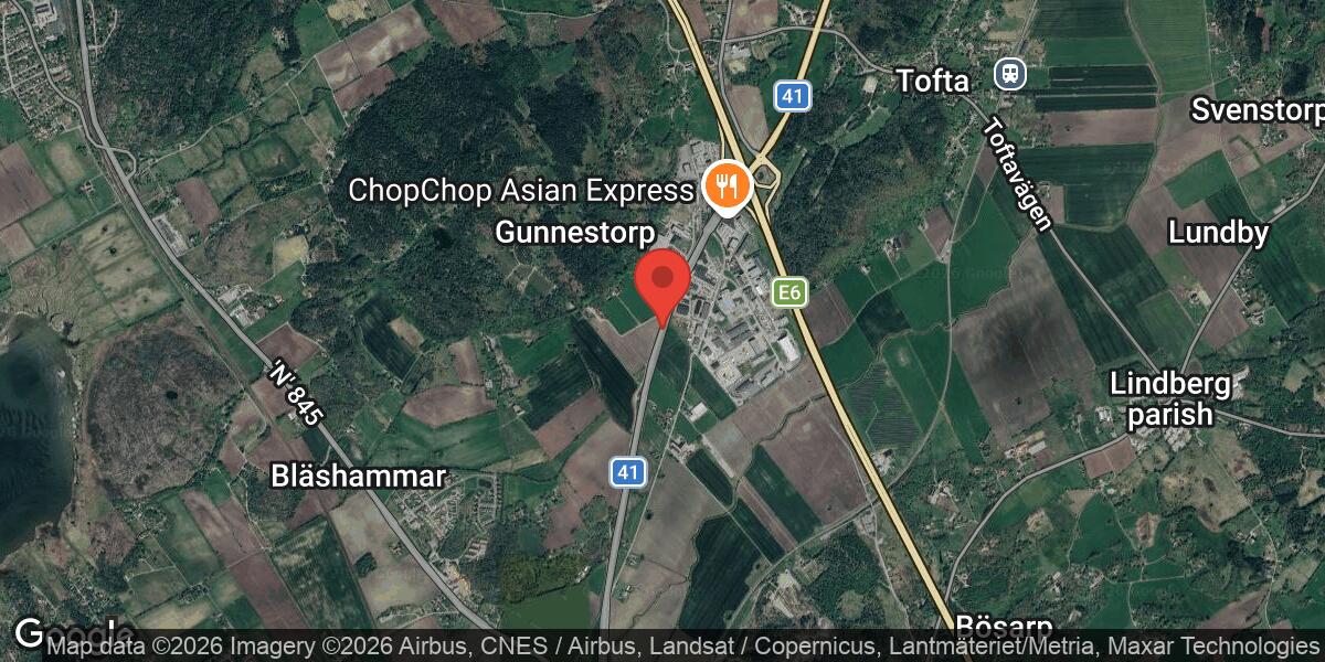 Flera fordon inblandade i trafikolycka på väg 41 mellan Lindhov och Varberg N