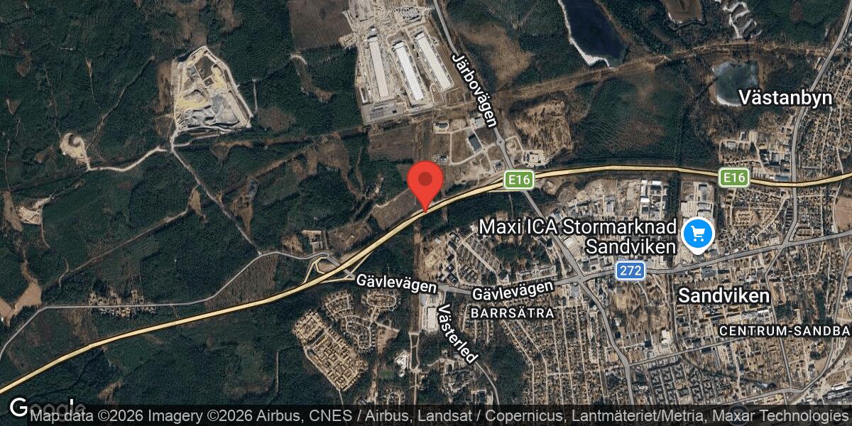 Belysningsarbete på E16 mellan Sandviken V och Tuna under eftermiddagen