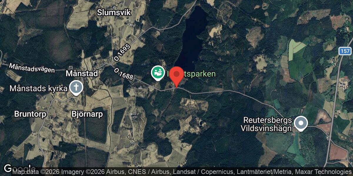 Vägarbete med vägräckesarbete på Väg 1688 mellan Slumsvik och Holmen