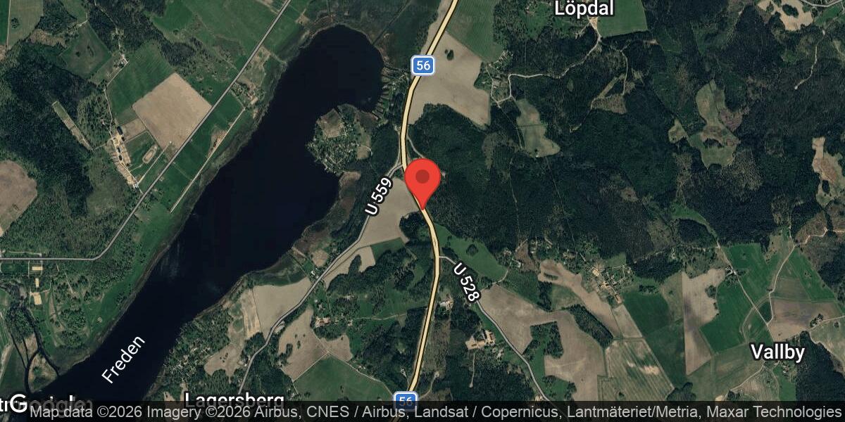 Lastbilshaveri med punktering på väg 56 mellan Gruffet och Giresta