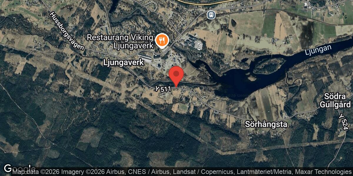 Vägarbete med nedtagning av telefonstolpar på väg 511 mellan Hussborg och Övergård