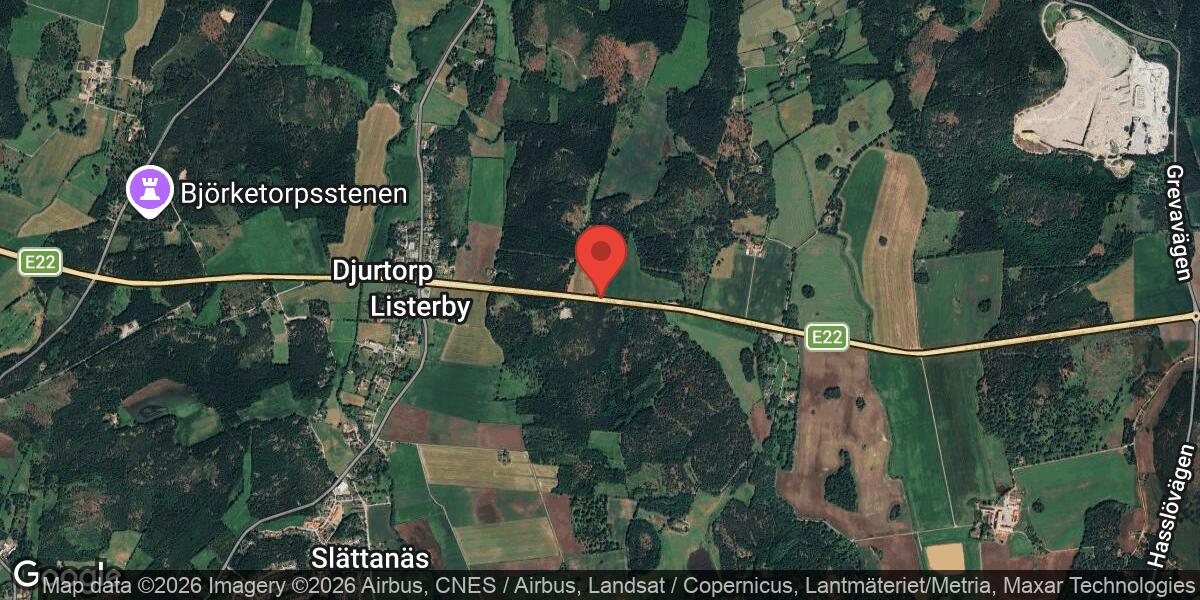 Däckrester på E22 mellan Hasslörondellen och Cirkulationsplats Listerby