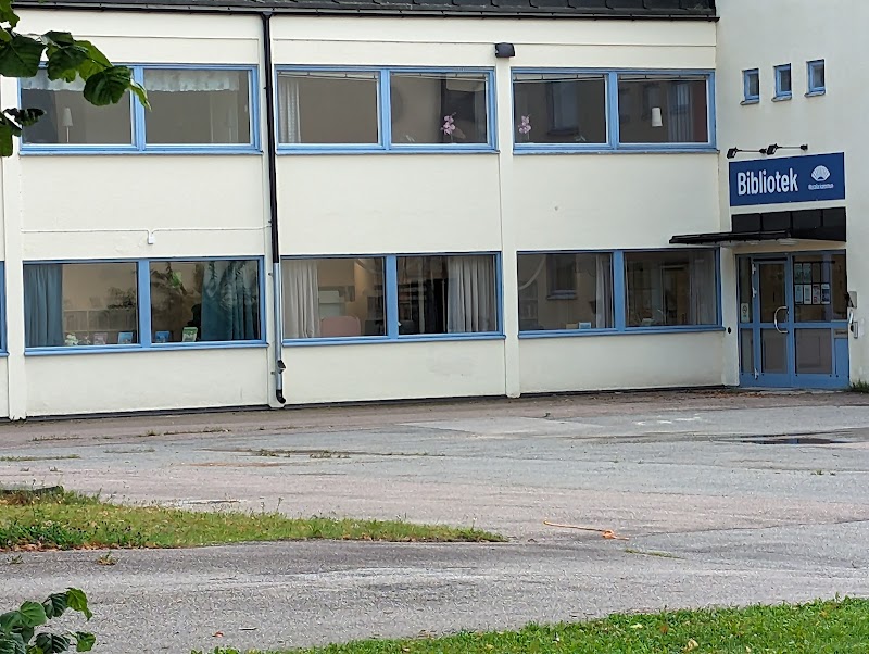 Handarbeta på Tjällmo bibliotek
