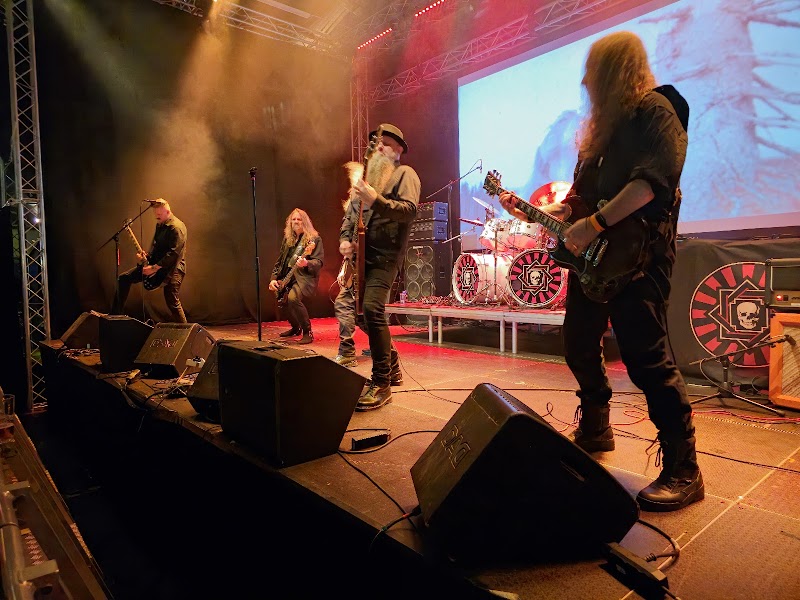 King Buffalo på Monument