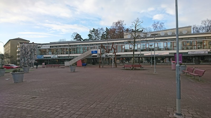 Spårarbete vid Axel Dahlströms torg 10–11 maj