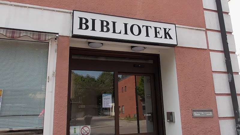 Bokstund ute för barn 0–2 år