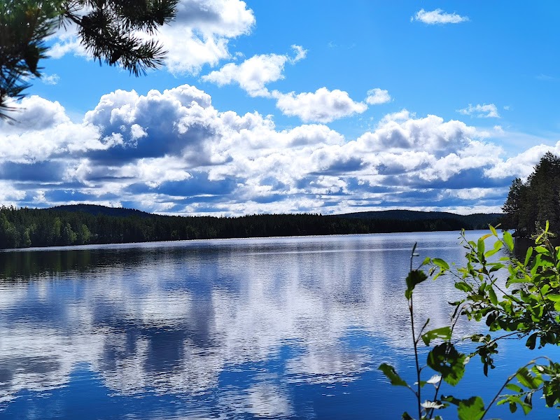 Öppet på Vägsjögården – hantverk och loppis