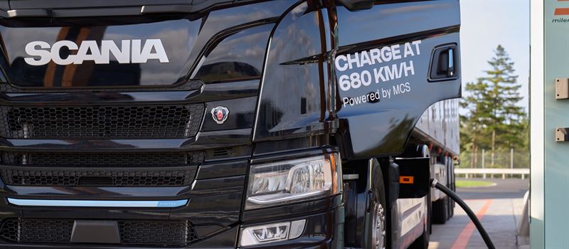 Scania demonstrerar vehicle-to-grid för tunga lastbilar med megawattladdning