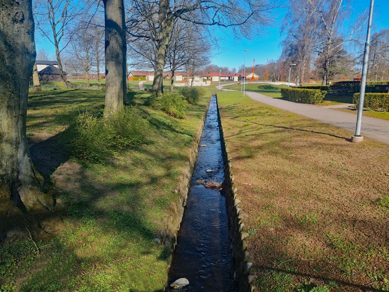 Säkerhet i Sjöbos aktivitetspark går före lekplatsrenovering