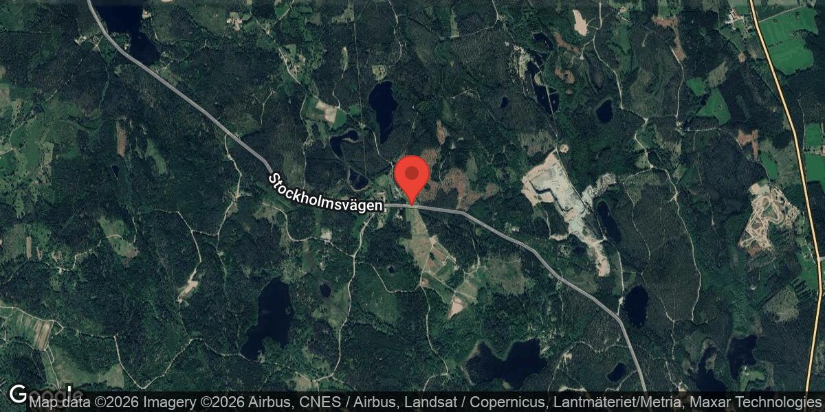 Trafikolycka med flera fordon på väg 959 väster om Eksjö