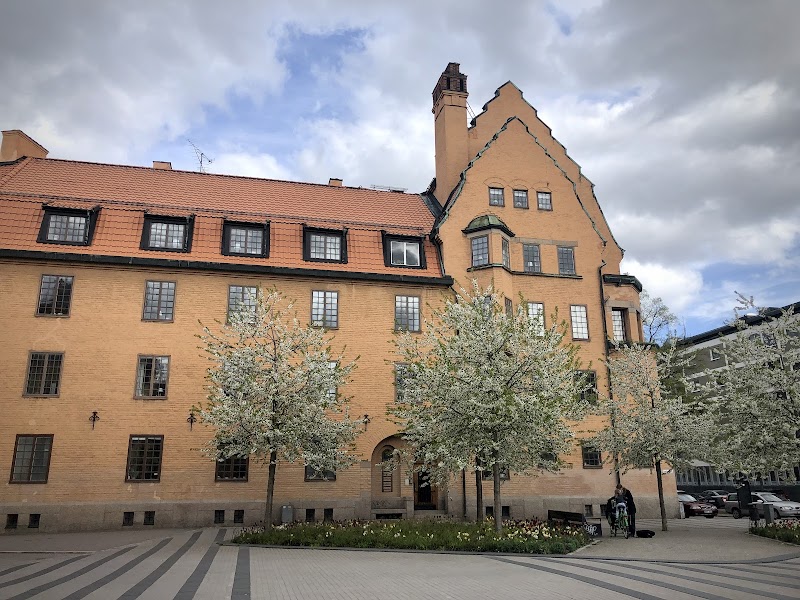 Nya sittplatser och sommaraktiviteter vid Engelbrektsplan i Västerås