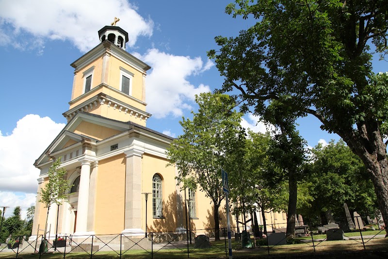 Kumla kyrka: platsen där historia, konst och gemenskap möts