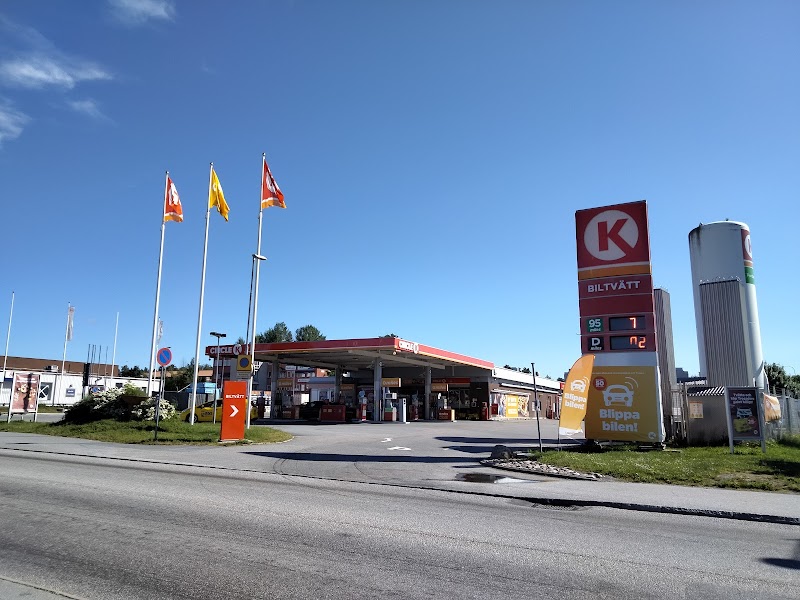 Täby galopp: från folkfest till Täby park – hästens arv i kommunens nya stadsdel