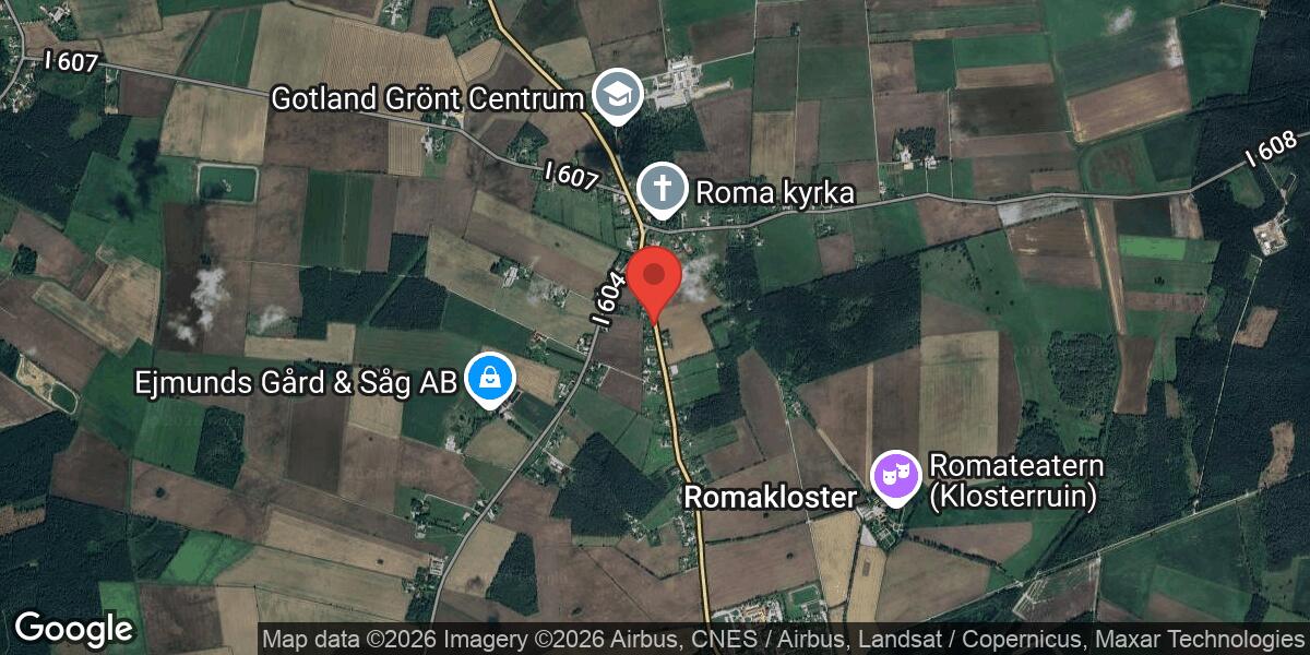 Omfattande brand påverkar trafiken på väg 143 mellan Roma Kyrka och Diskarve