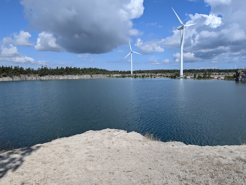 Offentlig toalett tas bort vid Smöjens badplats i Hellvi