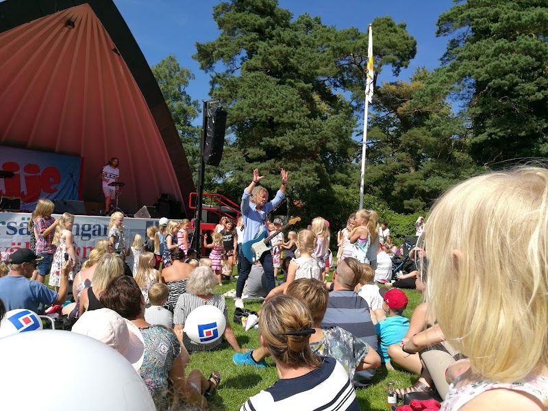Midsommarfirande i Rosengården den 19 juni