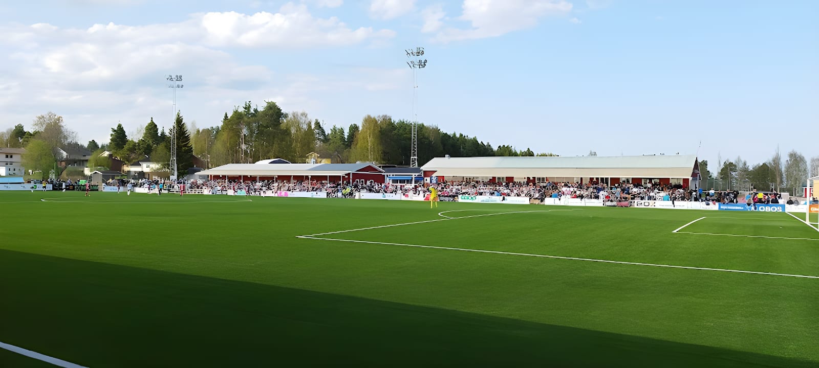 PIF-anfallaren bröt armen - spelade vidare
