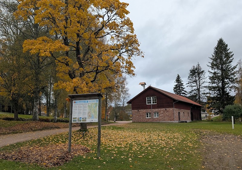 Midsommardans i Herrgårdsparken