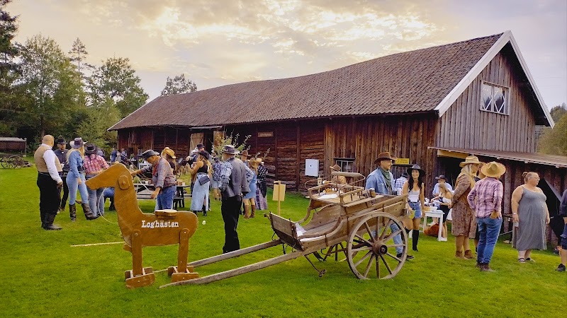 Midsommarfirande på Askerödgården