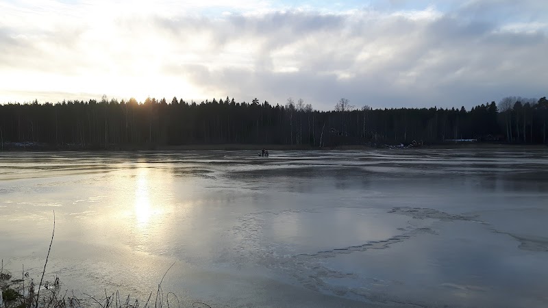 Heby utreder kommunal lekplats i Runhällen