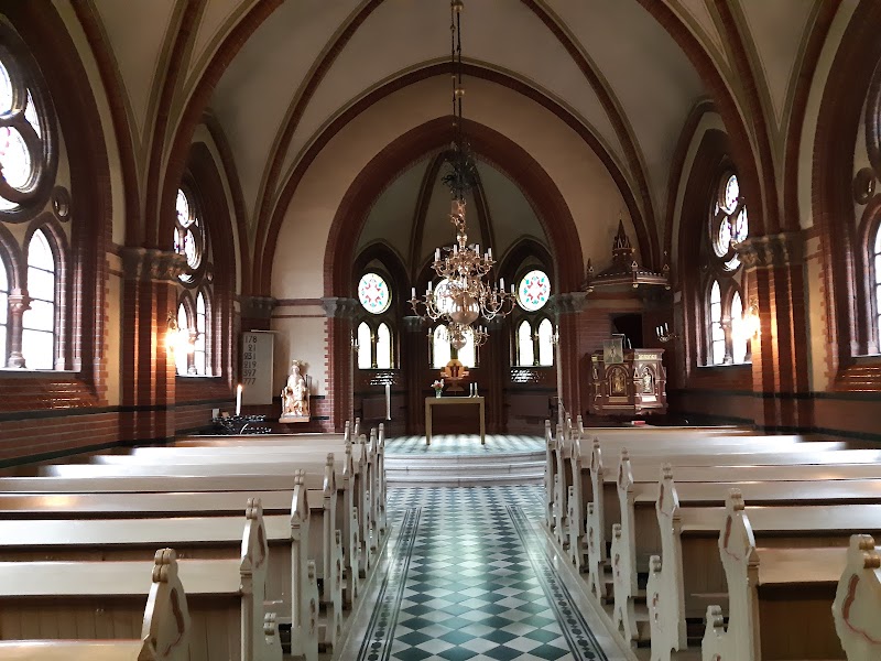 Sommarcaféet i Nöbbelöv – hoppborg och ansiktsmålning