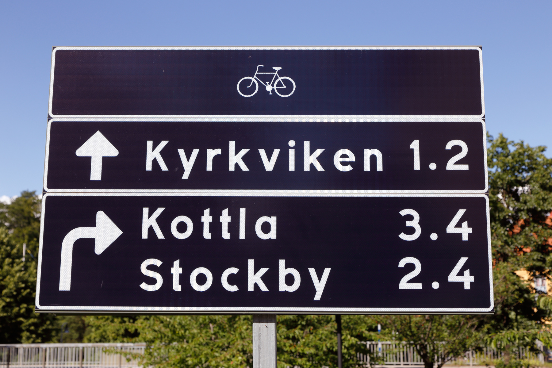 Träff på sällskapsbänken i Kyrkviken