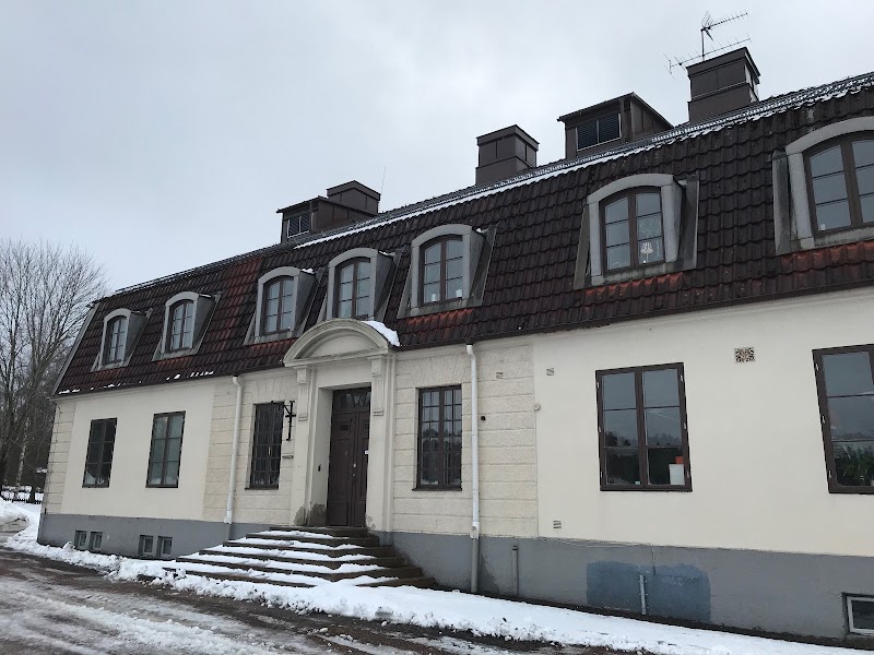 Nedskräpad fastighet i Hedemora får vänta på saneringsbesked