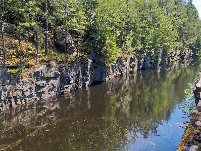 Brodera sten i Aronsberg Stenbrott