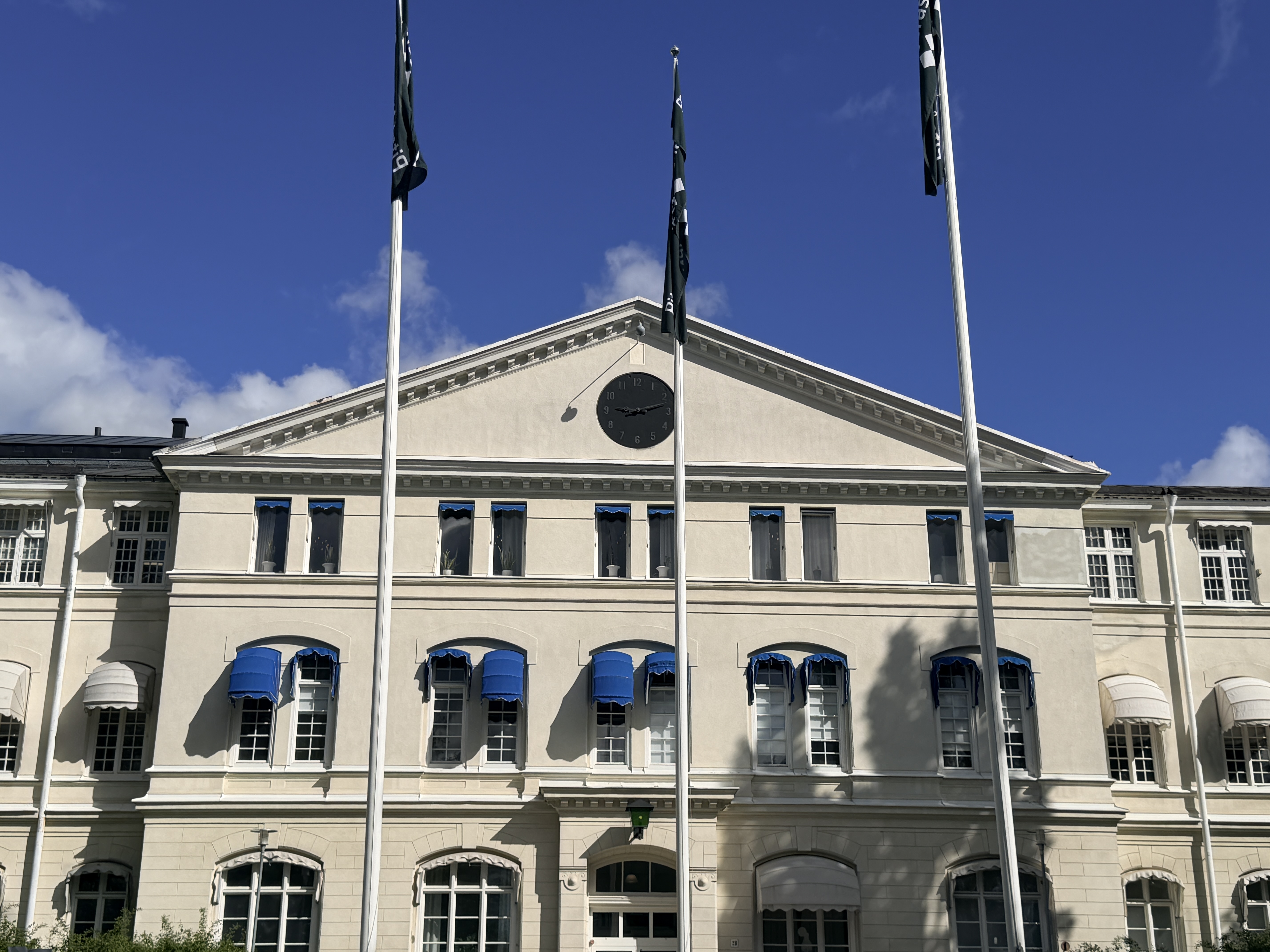 Snabbkollen: väder, temadagar och viktiga nyheter