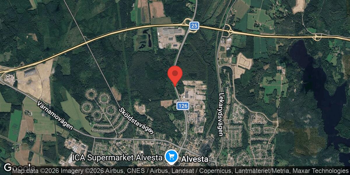 Trafikolycka med flera fordon på väg 126 vid Hjärtenholm