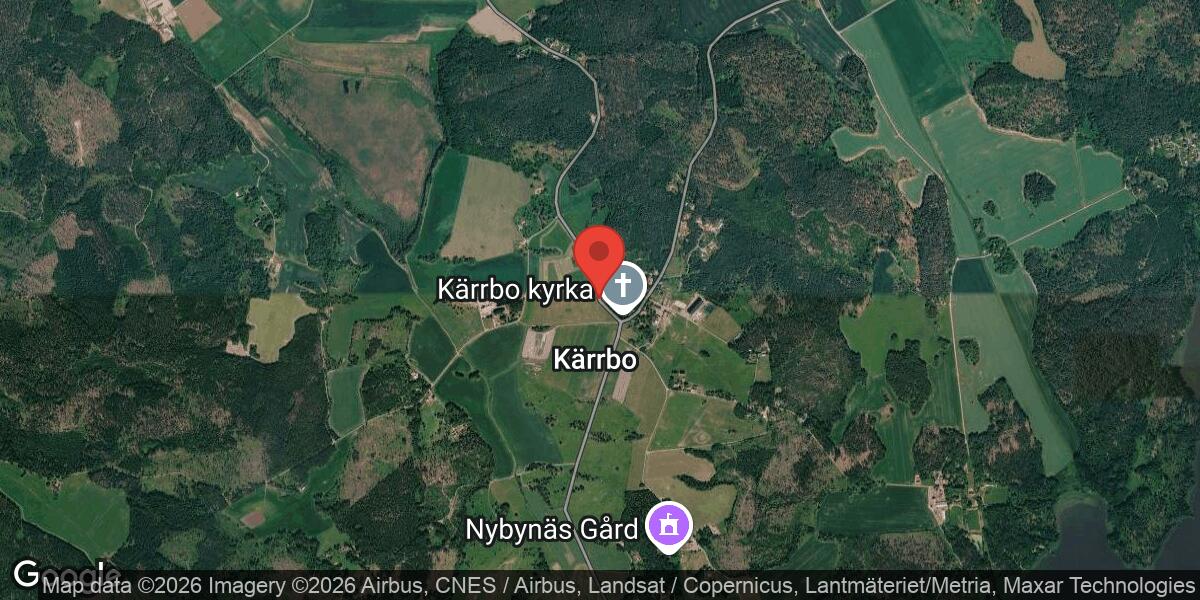 Nedfallet träd på väg 543 vid Kärrbo Kyrka påverkar trafiken