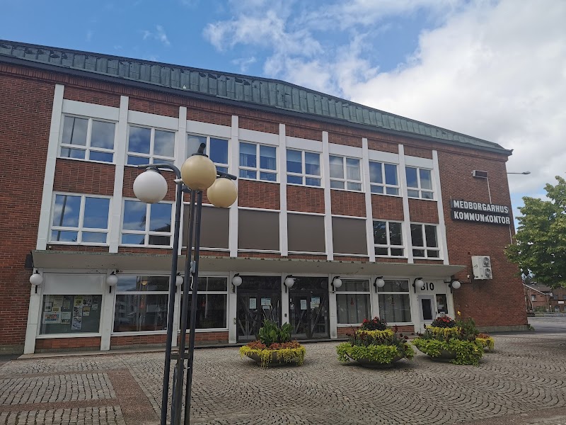 Sommaröppettider i Vännäs kommun 2026