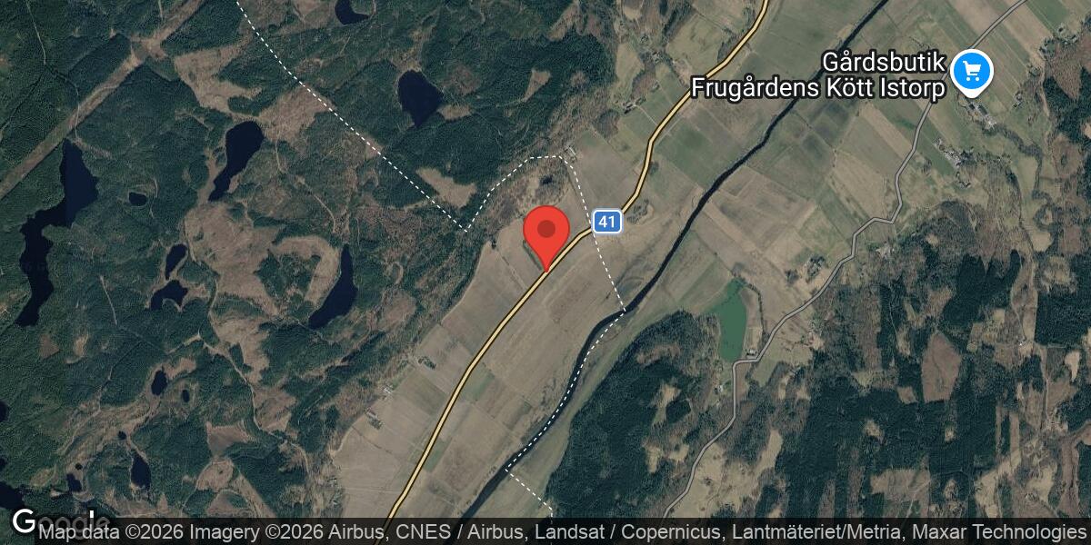 Brand i personbil vid Jonsjö påverkar trafiken på väg 41